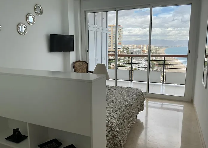 Carre D Or Au Santa Clara Торремолинос